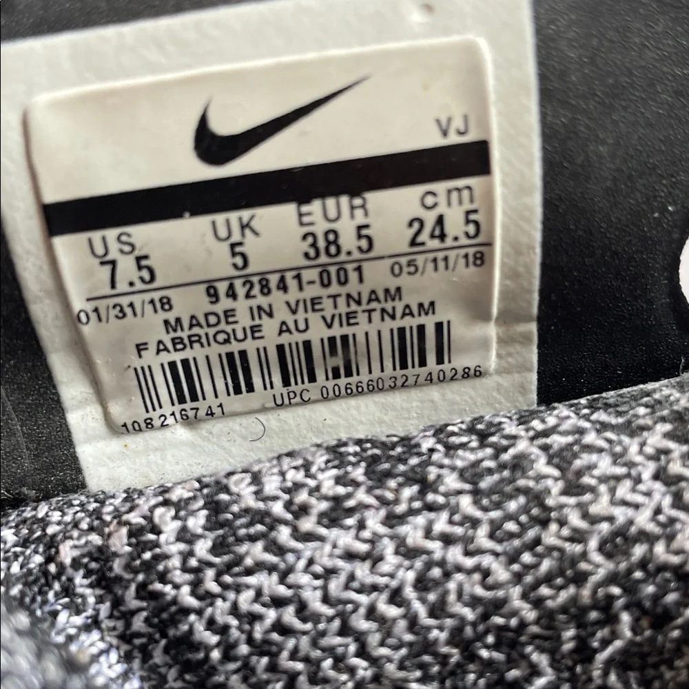 Nike Kids Black and Gray Sneakers